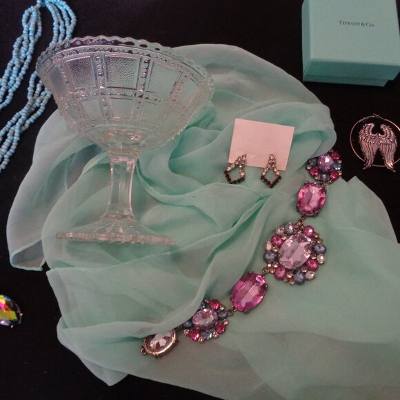 TIFFENY BLUE BOX BLUE MULTI BEAD BROKEN BLINGS WINGS EARING OLD GOBLET RHINE LOT - Picture 3 of 9